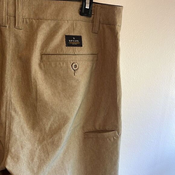 EXCELLENT CONDITION MEN’S RIPCURL BOARDWALK SURFER’S WALKSHORT SIZE 33 - Picture 9 of 11
